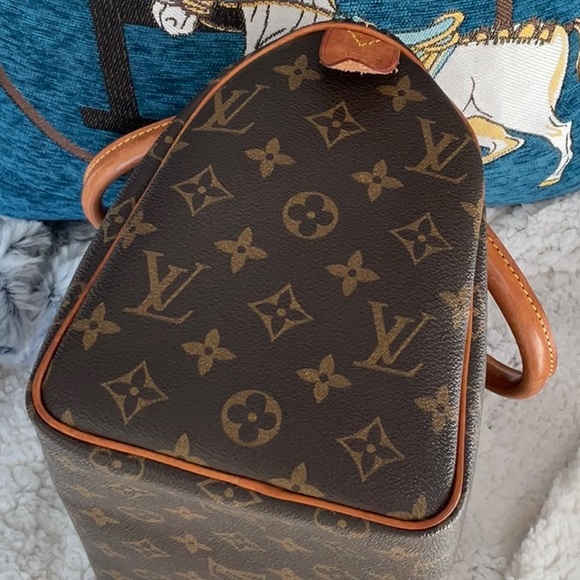 Authentic Louis Vuitton Speedy 25 - Picture 7 of 10
